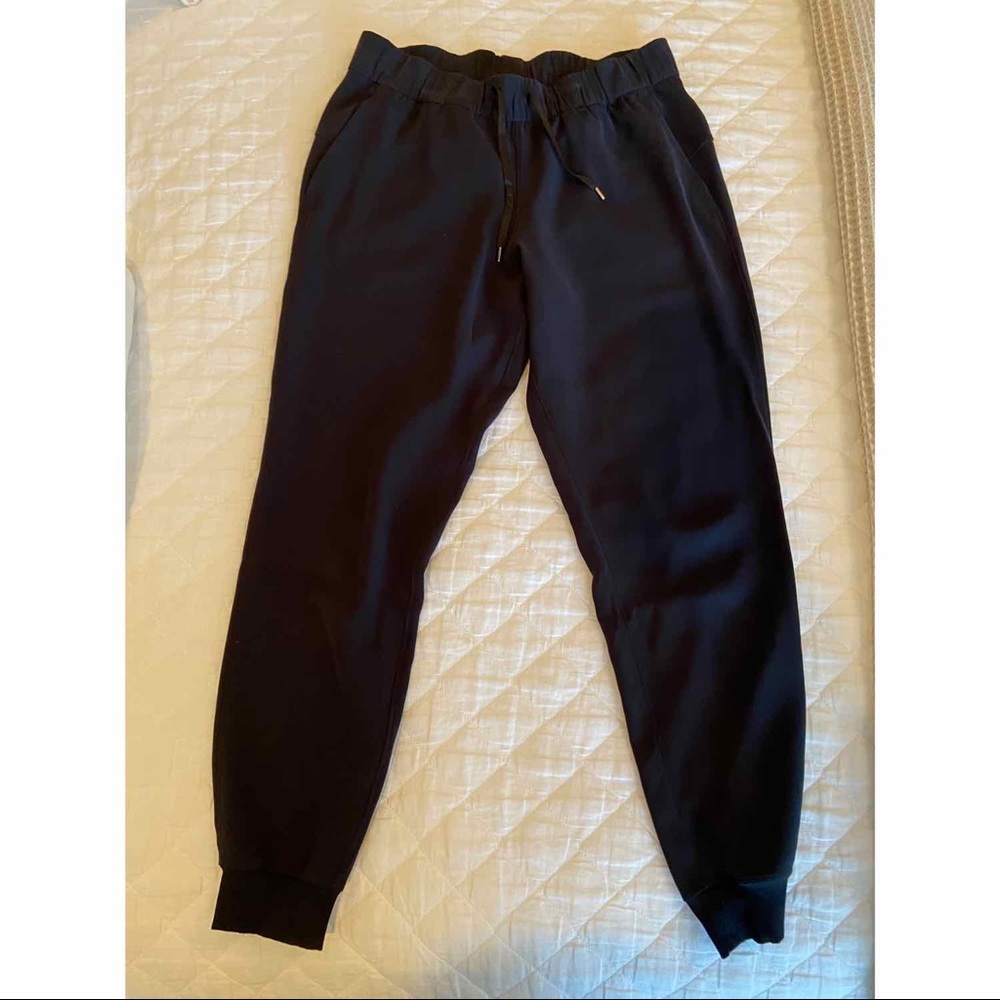 Lululemon On The Fly Jogger